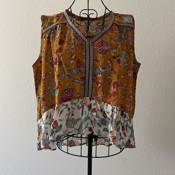 Myra Bag Albartoss Top  - Picture 9 of 11